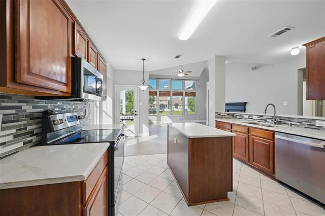 Building Photo - 1224 Kingston Pl