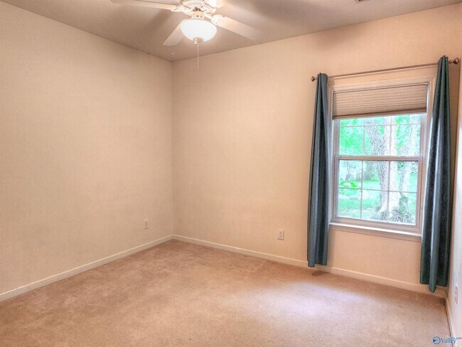 Building Photo - 93 Fernbrook Ct