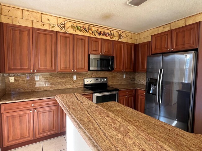 Building Photo - 9140 SW 153rd Ave