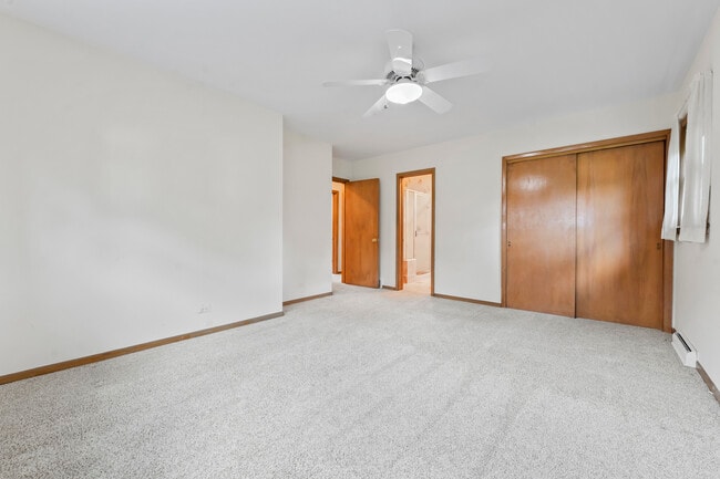 Building Photo - 407 E Berkshire Ln