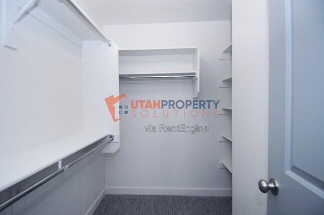 Building Photo - 1046 W 430 S