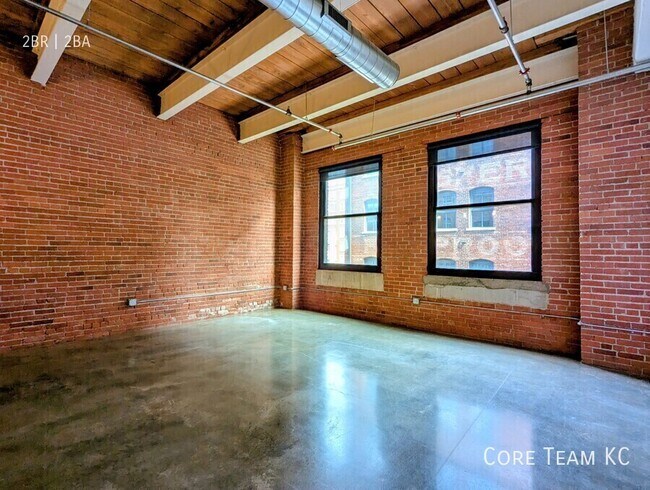 Building Photo - 382 W 22nd St