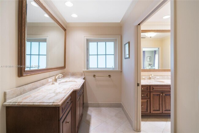 Building Photo - 610 Marquesa Dr