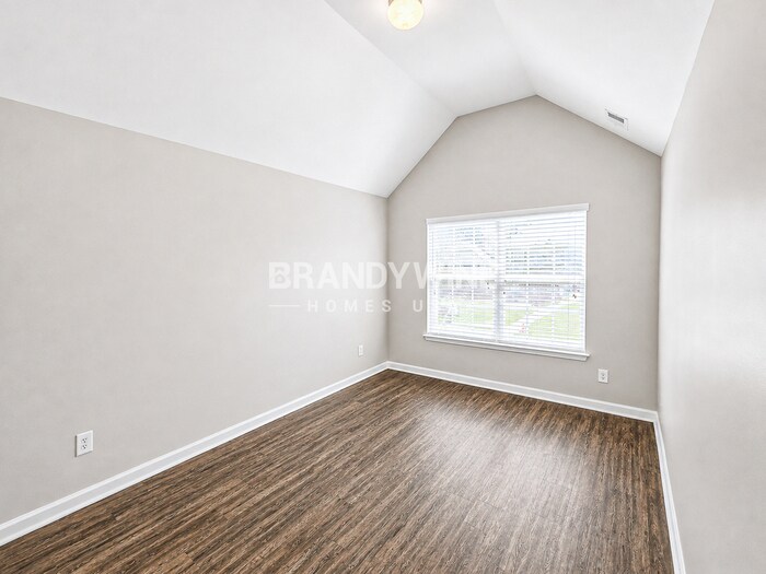Building Photo - 2456 Quincy Loop