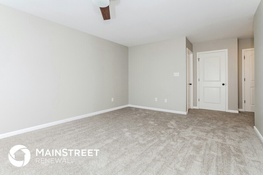 Building Photo - 2059 N Sarah Dr