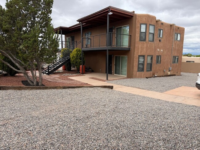 Building Photo - 1307 Rufina Ln
