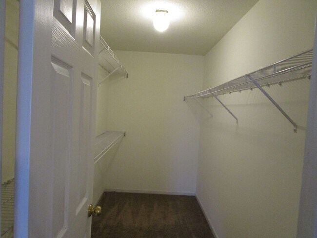 Building Photo - 5001-5003 Betty Jean Way