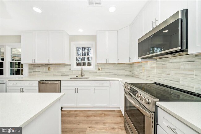 Building Photo - 3105 Glissade Ct