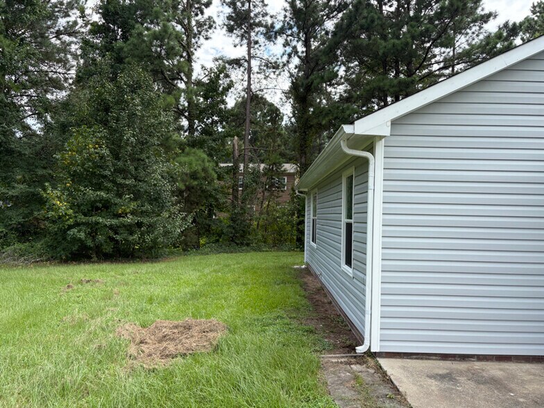Building Photo - 4406 Tyne Dr