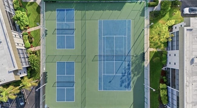 Building Photo - 788 Park Shore Dr