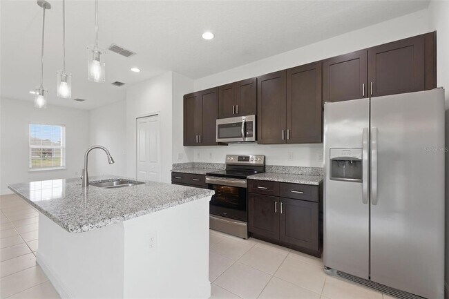 Building Photo - 304 Begonia Ct