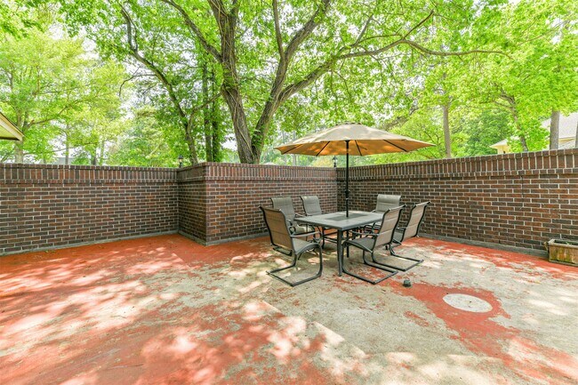 Building Photo - 11642 Cypresswood Dr