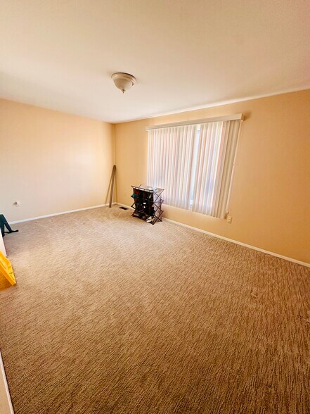 Building Photo - 30244 Southampton Ln