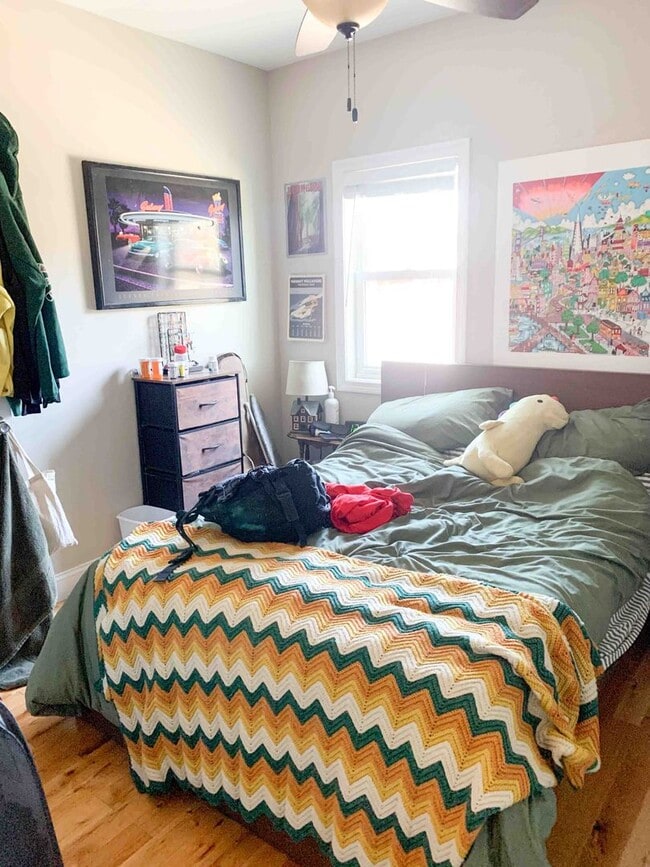 Building Photo - 126 King St