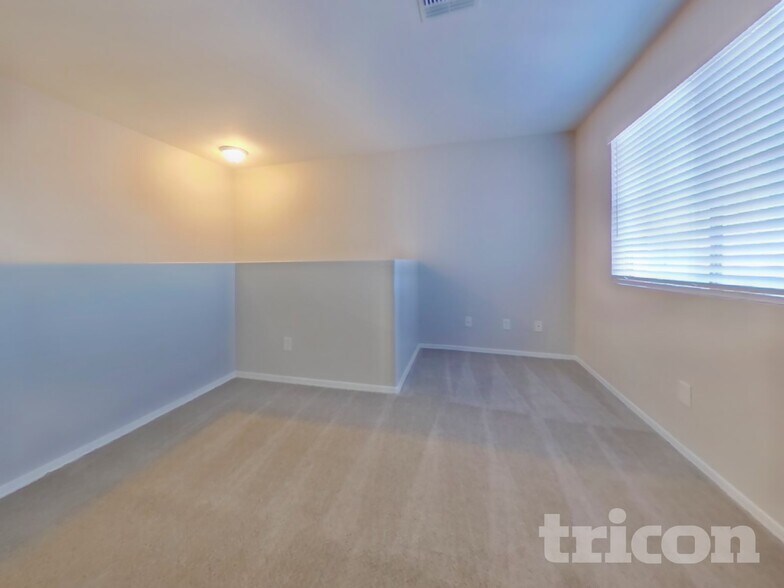 Building Photo - 3017 N 89th Dr