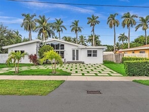 Building Photo - 20120 NE 25th Ct