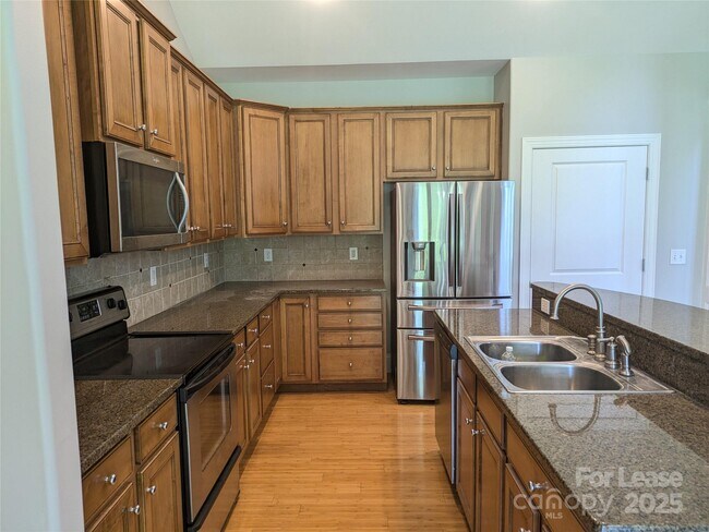 Building Photo - 103 Hickory Hill Rd