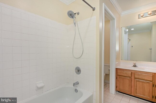 Building Photo - 1838 Oxford Square