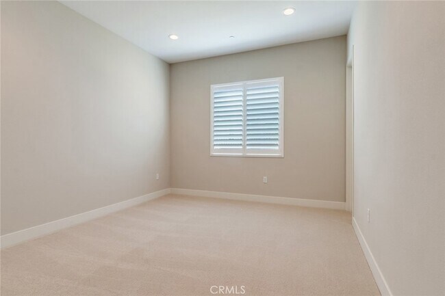 Building Photo - 6548 Canyon Oaks Dr