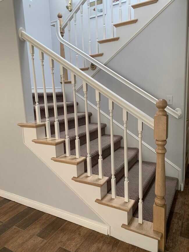 Building Photo - 2224 Ruhland Ave