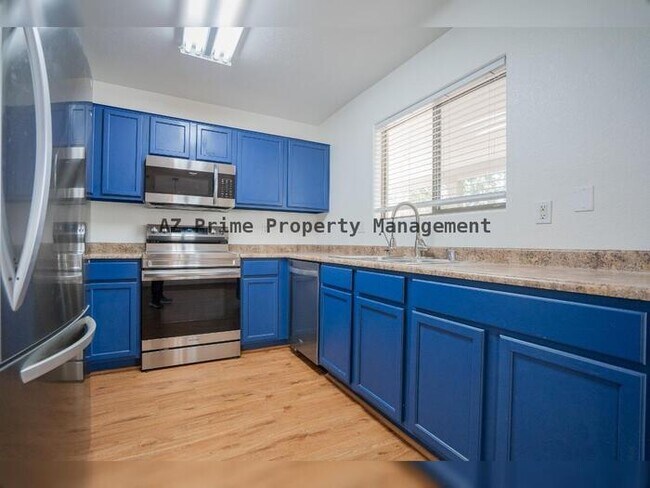 Building Photo - 17432 W Calavar Rd