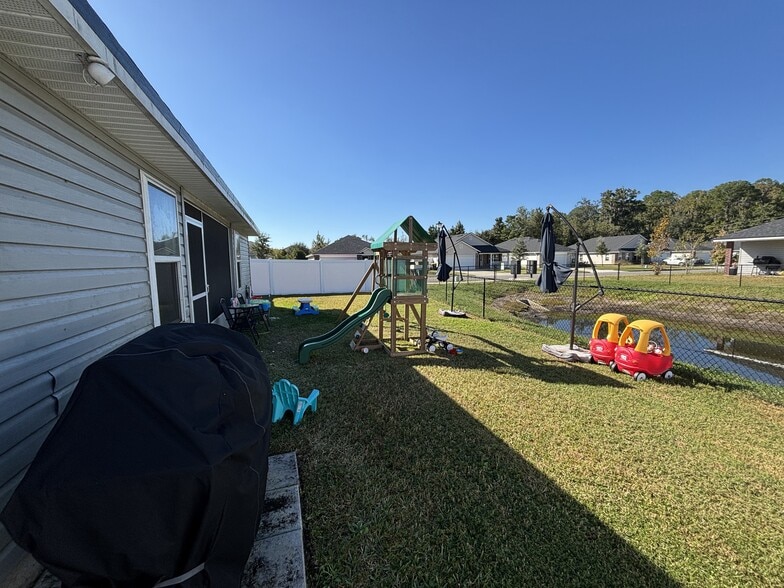 Building Photo - 9835 Olivia St