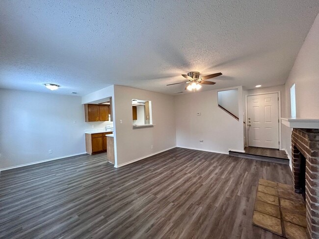 Building Photo - 9300 Kempler Dr