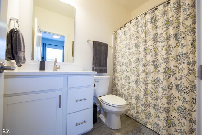 Building Photo - 743 Bates St