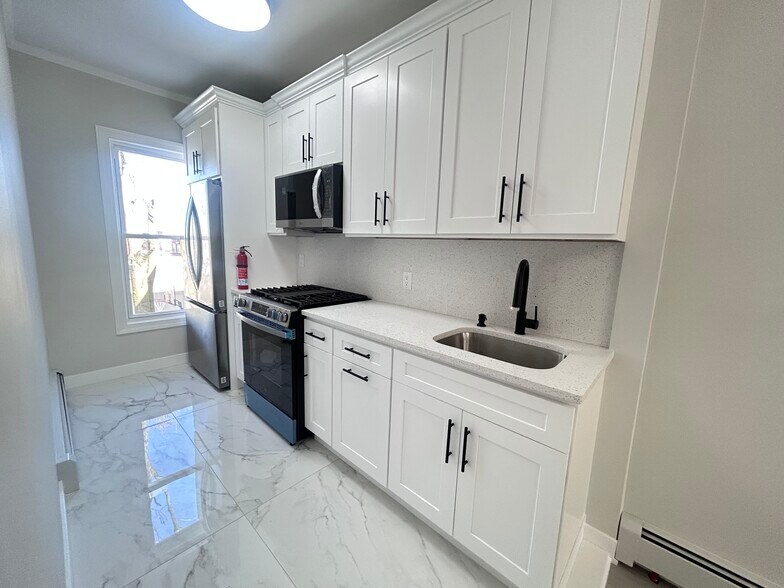 Building Photo - 510 17th St