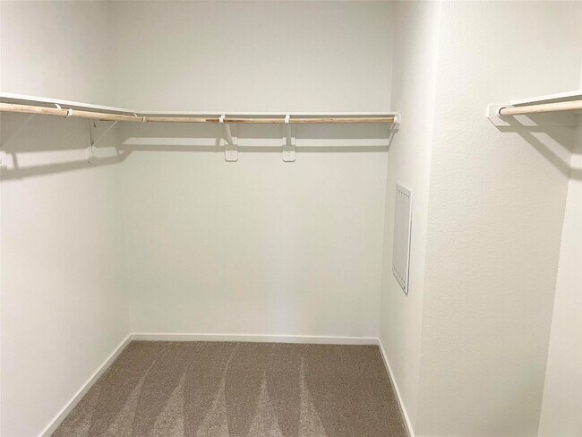 Building Photo - 6330 Breakaway Grv Dr