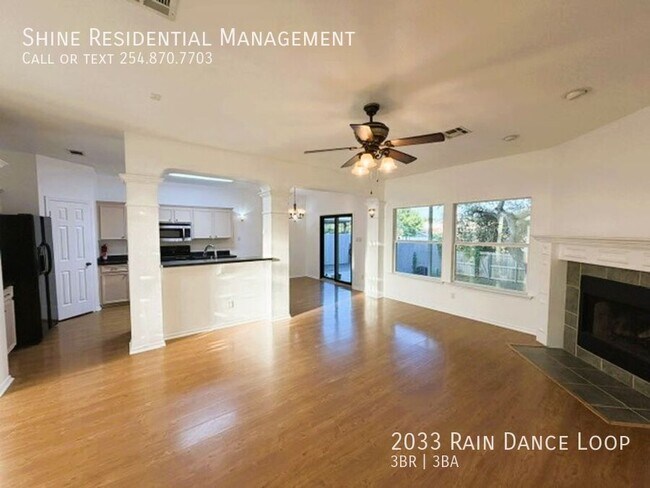 Building Photo - 2033 Rain Dance Loop