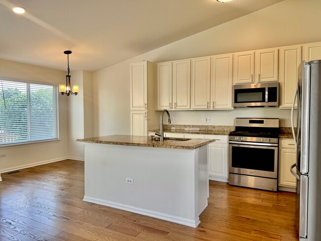 Building Photo - 1825 Red Bud Rd