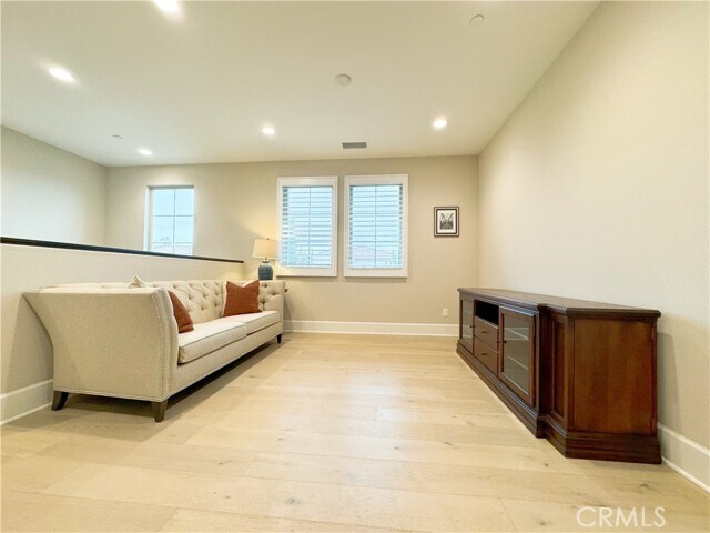 Building Photo - 62 Rockinghorse