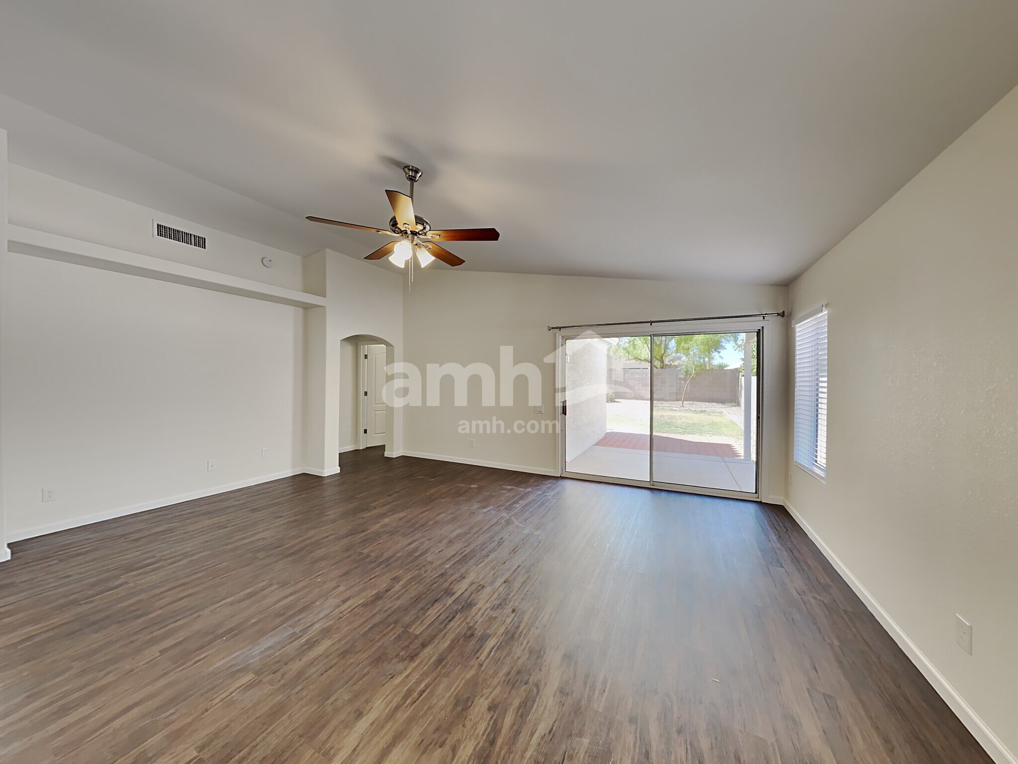 Building Photo - 2256 E Monona Dr