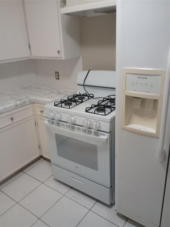 Building Photo - 4034 McDermed Dr