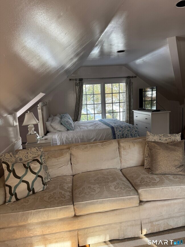 Building Photo - 301 Old Norwalk Rd