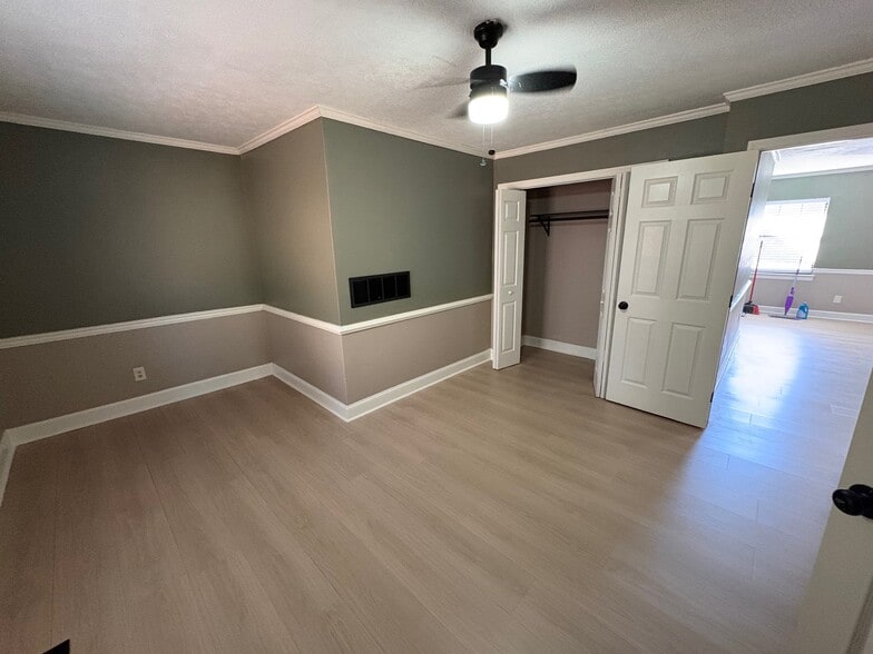 Building Photo - 246 Park Rd SW