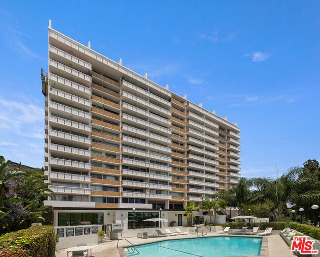 Building Photo - 8787 Shoreham Dr