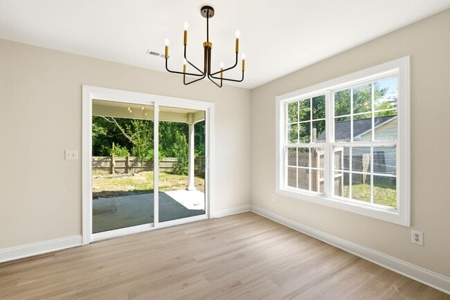 Building Photo - 215 Gardenview Ct NE