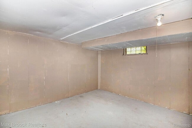 Building Photo - 22510 Frisbee St