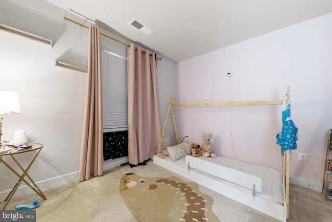 Building Photo - 7234 Bodkin Wy