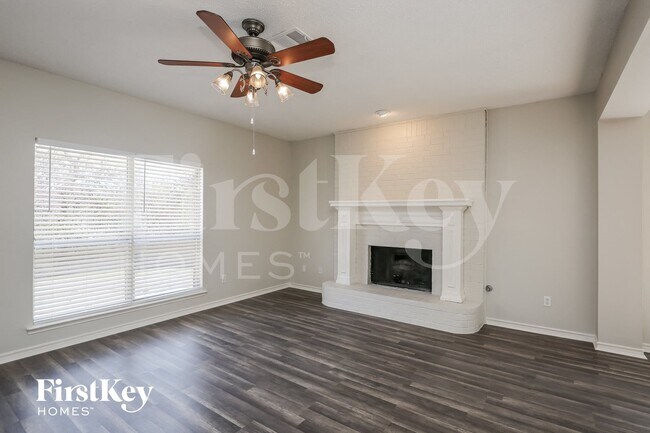 Building Photo - 2124 Twin Creek Ln