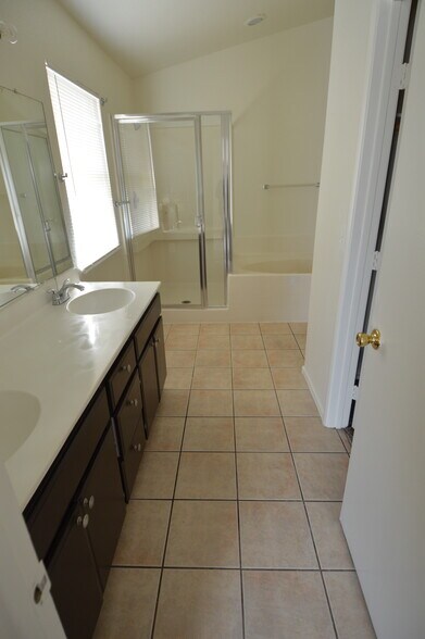 Building Photo - 3632 Sable Palm St