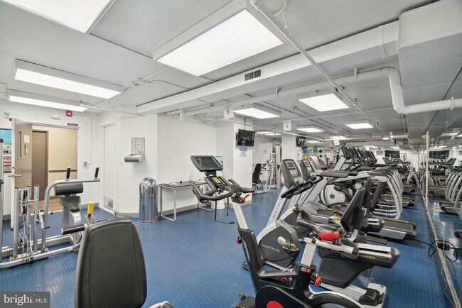 Building Photo - 2101 Chestnut St