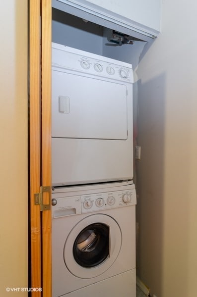 Building Photo - 6 S Laflin St