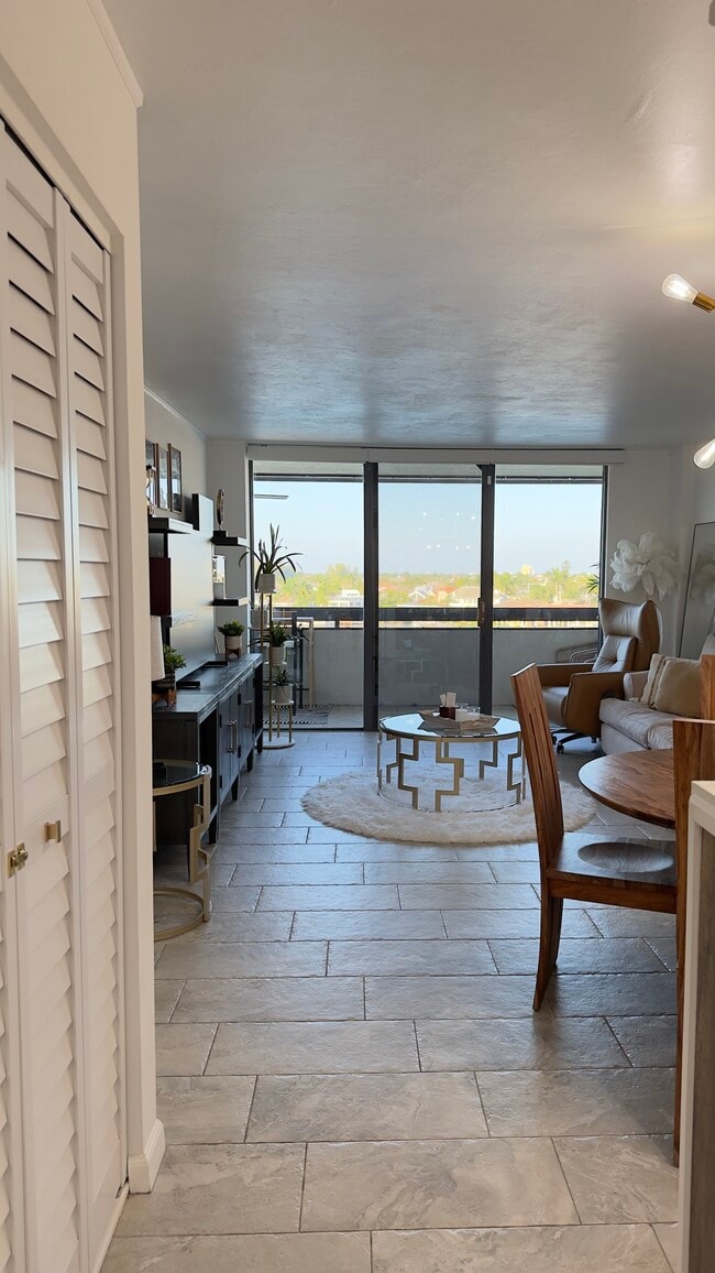 Building Photo - 651 Seaview Ct