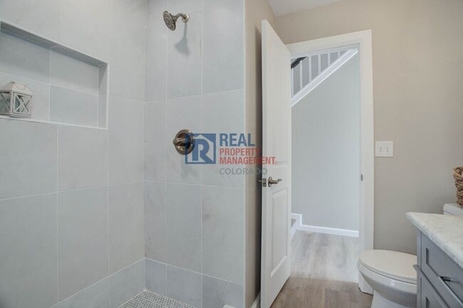 Building Photo - 5934 Instone Cir