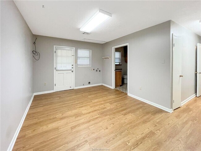 Building Photo - 2606 Melba Cir