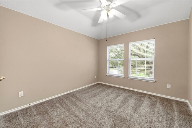Building Photo - 11822 Green Willow Falls Dr