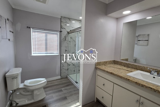 Building Photo - A charming and well-located single-family home in Yakima!